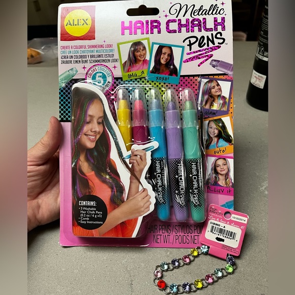 NWT HAIR CHALK PENS AND CHARM BRACELET - Picture 9 of 9